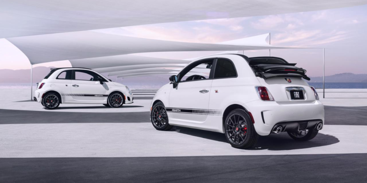 Catrinel Menghia e o Abarth 500C 1 Catrinel Menghia e o Abarth 500C