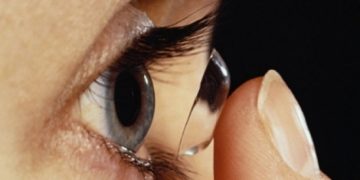 Mensagens nas lentes de contacto?
