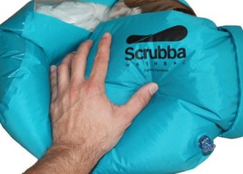 Scrubba lava a roupa “on the go”