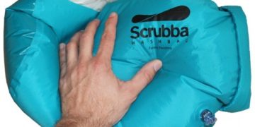 Scrubba lava a roupa “on the go”