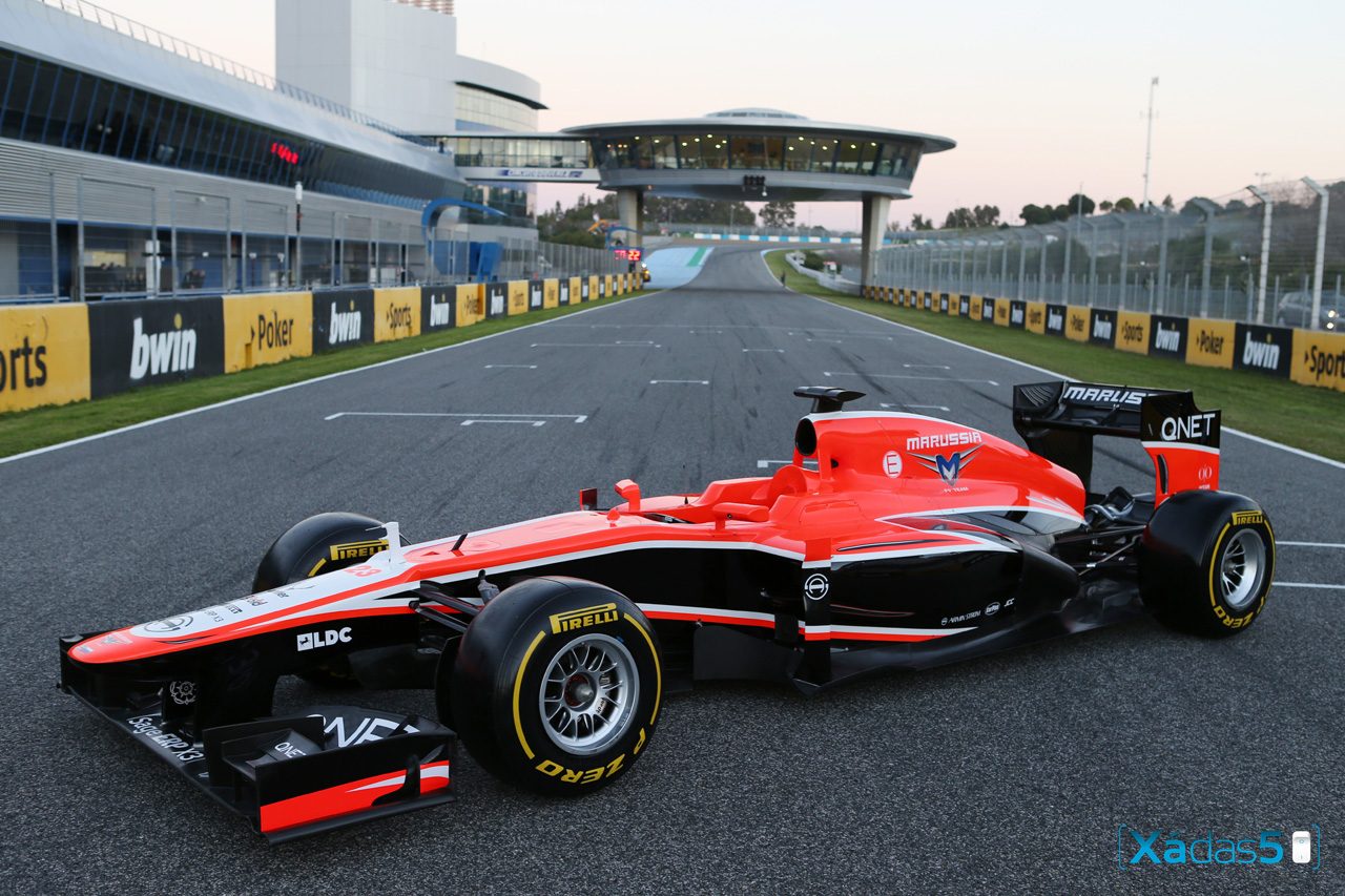 Marussia MR02 3 Marussia MR02 7