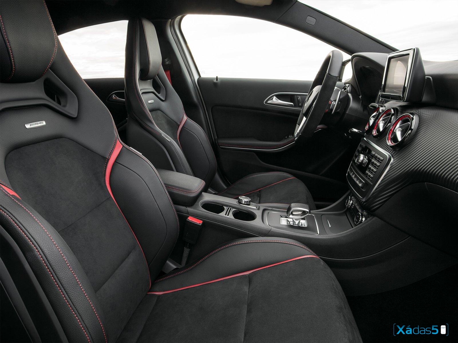 Mercedes-Benz A45 AMG... sem palavras! 16 Mercedes A45 AMG 17