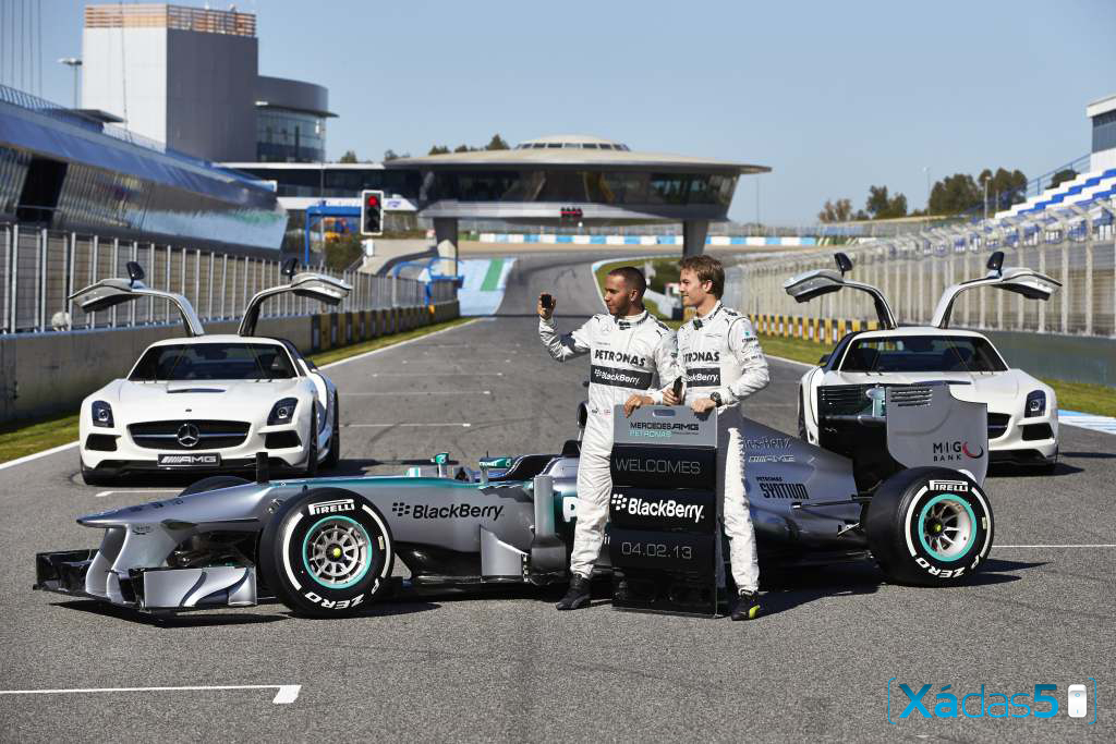 Mercedes W04 5 Mercedes W04 11
