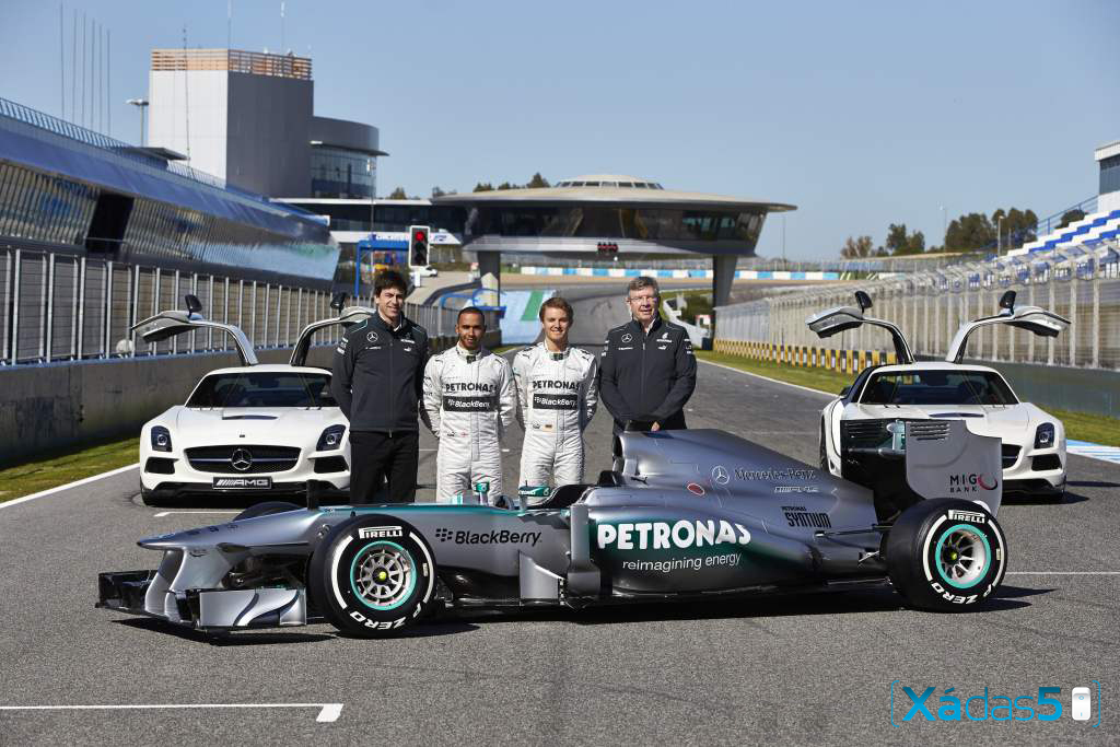 Mercedes W04 6 Mercedes W04 5