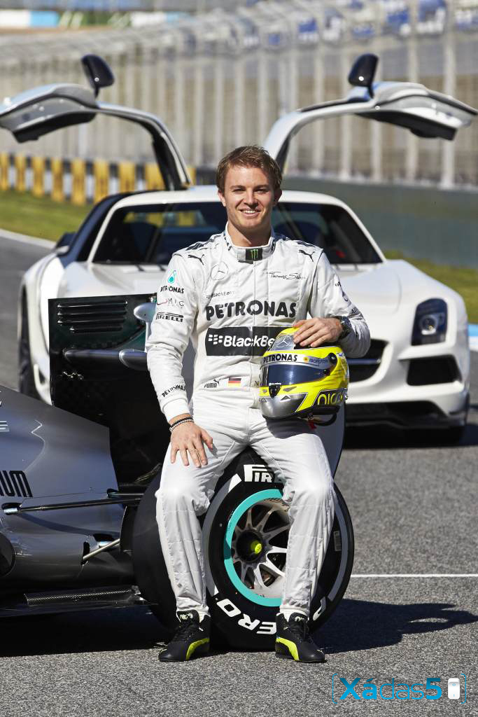 Mercedes W04 13 Mercedes W04 8