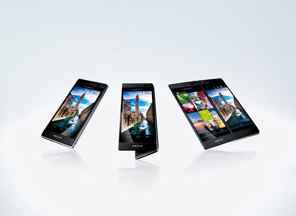 Nec Media W desdobra-se em dois