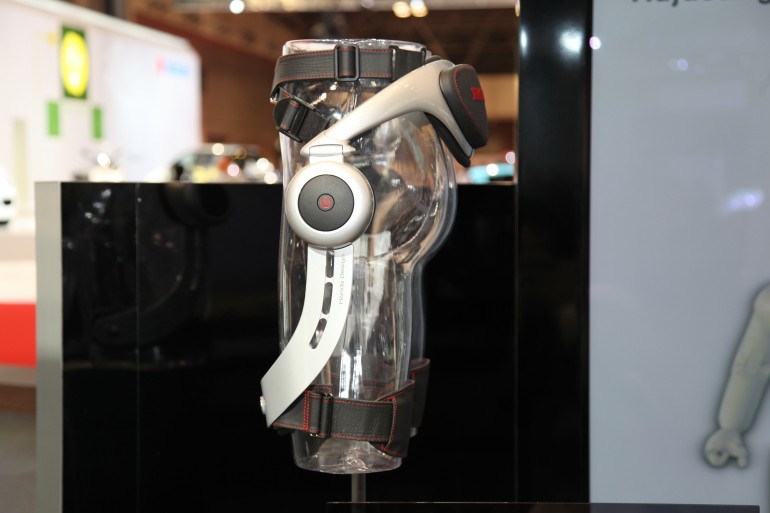 O exoskeleton da Honda já "anda" aí 8 honda walking assist exoskeleton 19