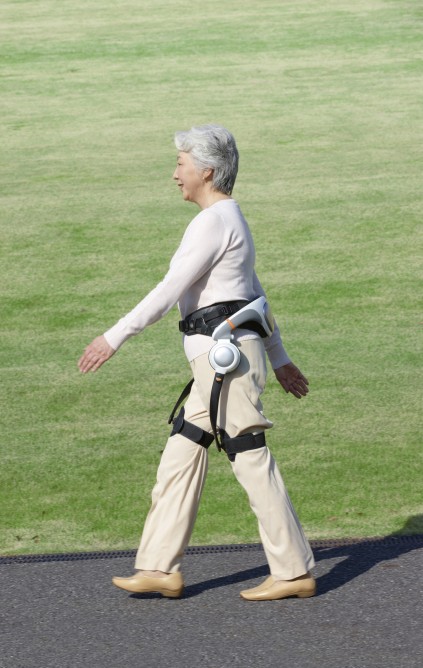 O exoskeleton da Honda já "anda" aí 6 honda walking assist exoskeleton 26
