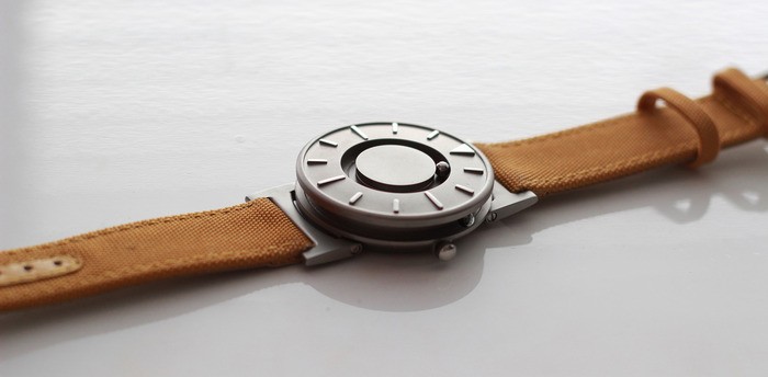 Eone Bradley, um relógio para invisuais 2 eone bradley tactile watch 0
