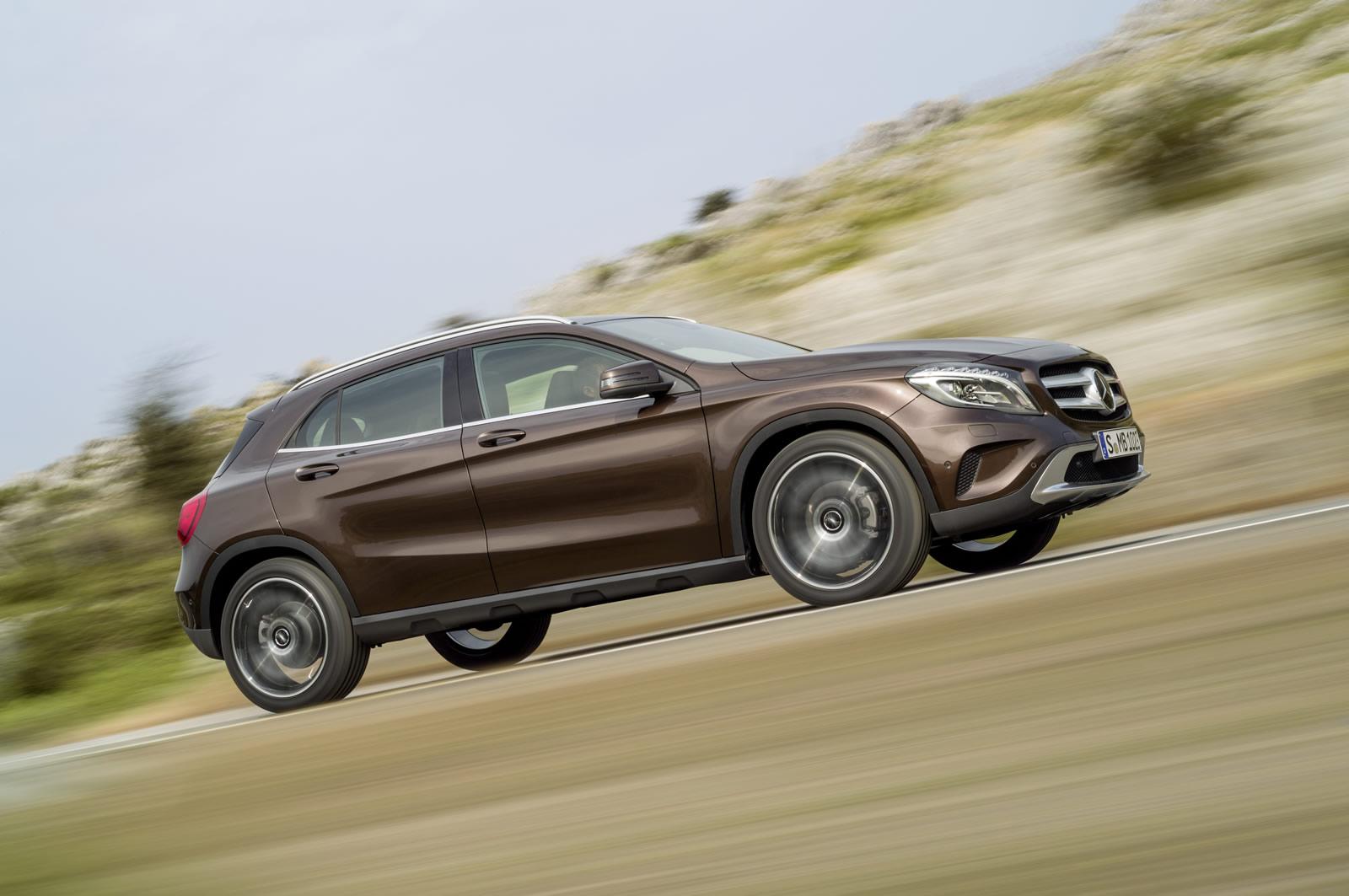 Mercedes mostra GLA (com vídeo) 7 MB GLA 3