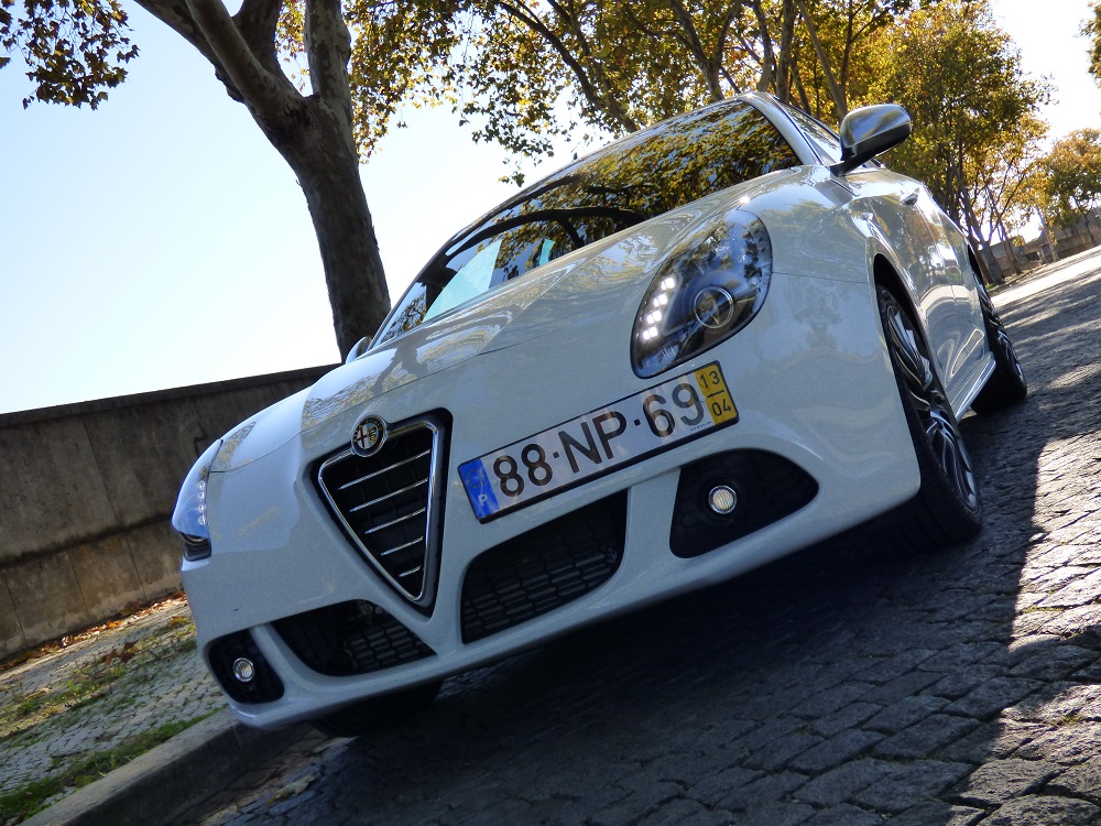 Ensaio Alfa Romeo Giulietta 1.750 TBi 235 Quadrifoglio Verde