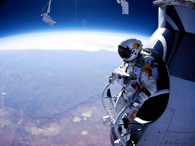 O imenso salto de Felix Baumgartner visto na primeira pessoa