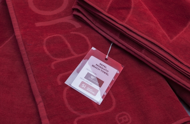 Enamorata, uma toalha de praia anti-mosquitos made in PT