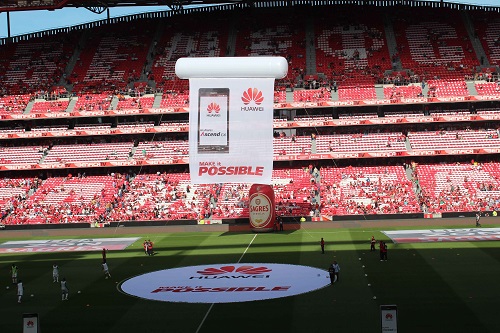 Huawei, Benfica, Luisão e G6