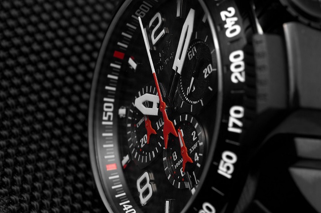 Aviator apresenta o novo Professional