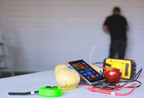 Potato charging Lumia 930 feat e1406662292166
