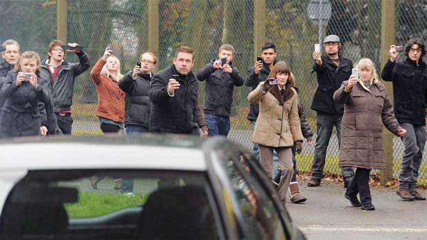 A perturbadora e genial série Black Mirror vai regressar 3 black mirror