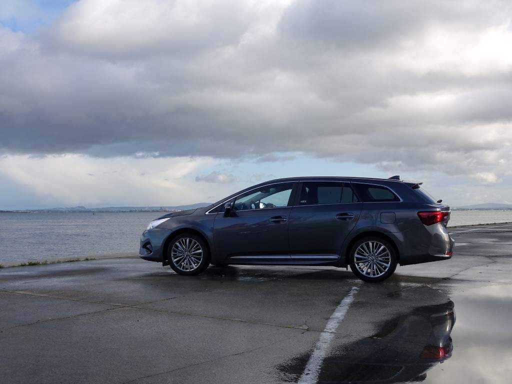 Toyota Avensis Touring Sports 2.0 –  ensaio