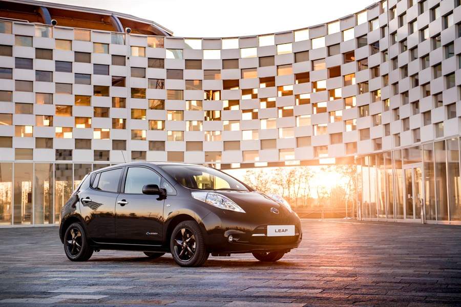 Nissan Leaf Black Edition, que tal?