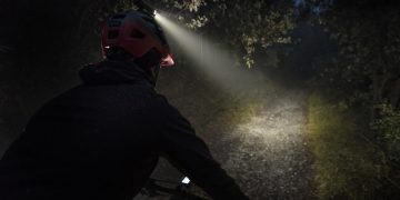 A Garmin apresentou hoje a Varia UT 800, a nova solução de iluminação inteligente para bicicletas