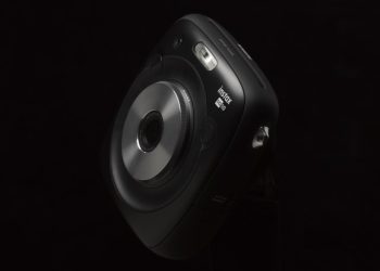 A Fujifilm lança a instax SQUARE SQ10, a primeira câmara instantânea híbrida de formato quadrado