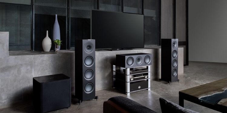 Novas KEF série Q redefinem relação qualidade/preço das colunas de gama média 1 Novas KEF série Q redefinem relação qualidade/preço das colunas de gama média