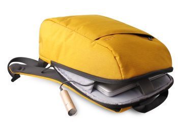 Mochilas By Day apontam aos tecchies e têm powerbank incluído