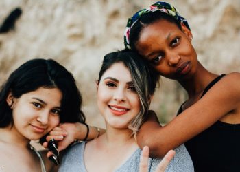 Priberam e FOXlife convidam à Revisão da Palavra Mulher 2018