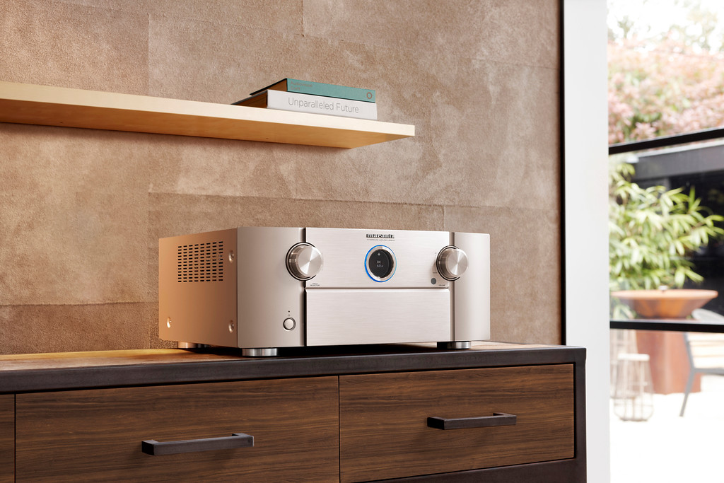 Marantz SR8015 EU Silver Lifestyle 8K 001 XL