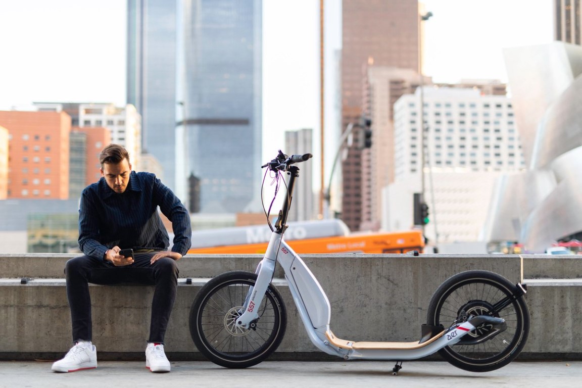 AER 557 e-scooter