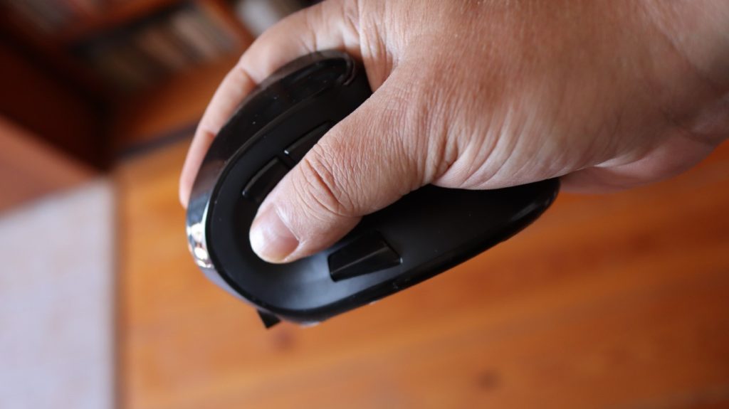 Análise ao Trust Voxx, um rato muito ergonómico e com ecrã LCD 3 Análise Trust Voxx