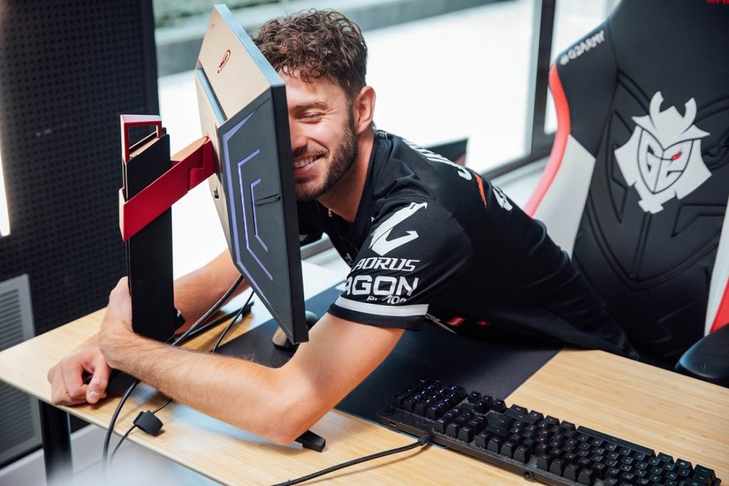 AGON by AOC renova parceria de longo prazo com a G2 Esports 2 AGON by AOC