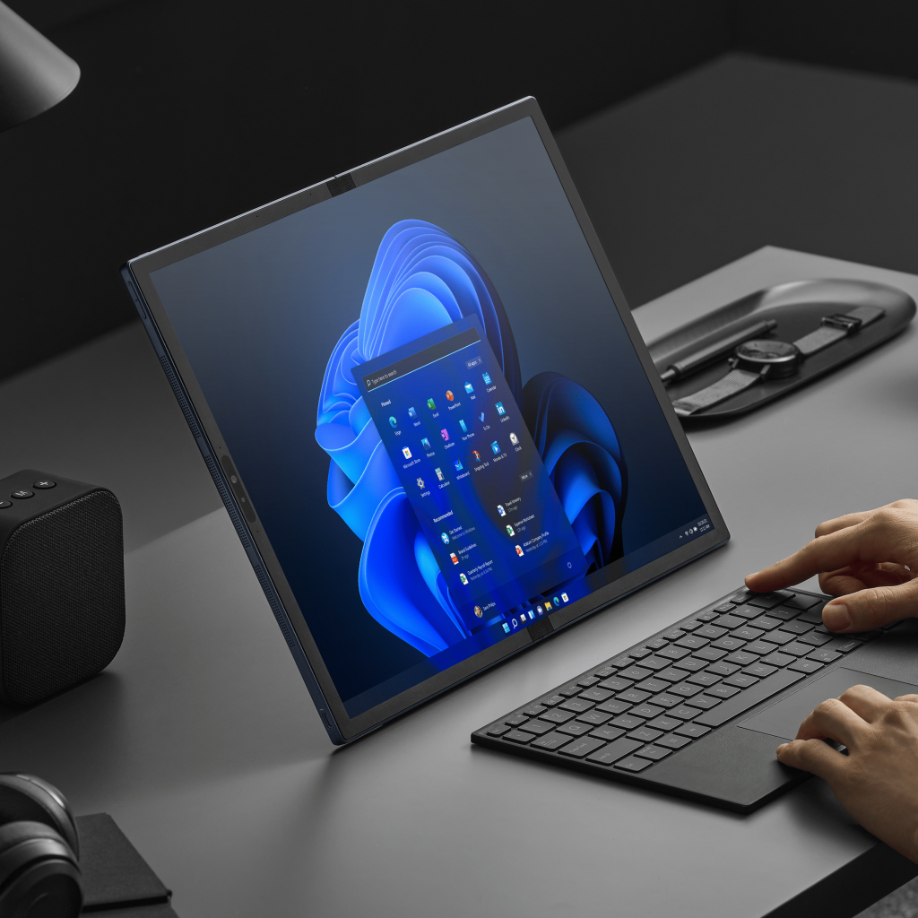 ASUS Zenbook 17 Fold OLED