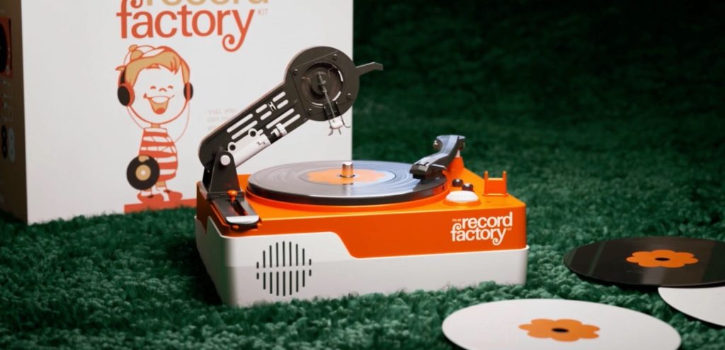 Que tal ter uma fábrica de discos em casa? a Teenage Engineering tem a solução 2 record factory kit