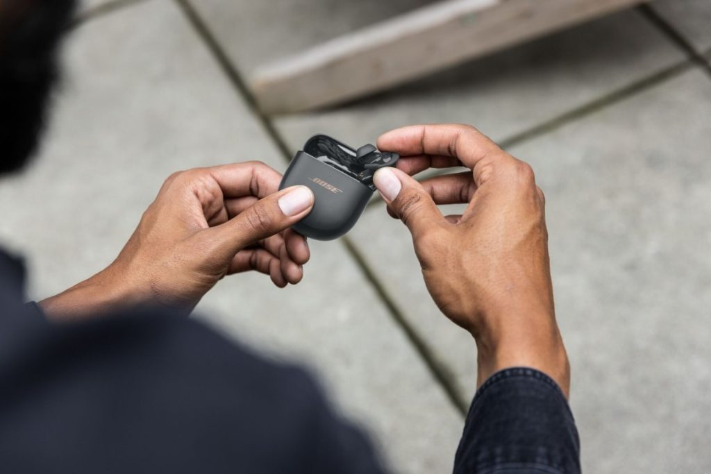 Bose QuietComfort Earbuds II com edição limitada em cinza eclipse 4 Bose QuietComfort Earbuds II