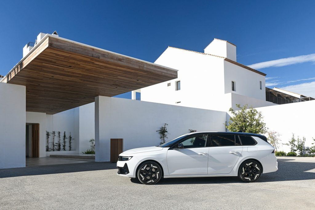 Opel Astra Sports Tourer GSe