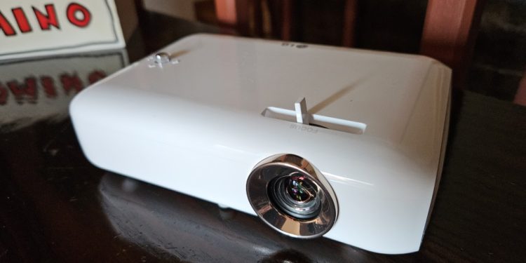 Análise LG PH510P, um projector que cabe num bolso e que funciona com bateria