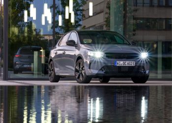 Adeus às estradas escuras: Faróis Intelli-Lux LED da Opel