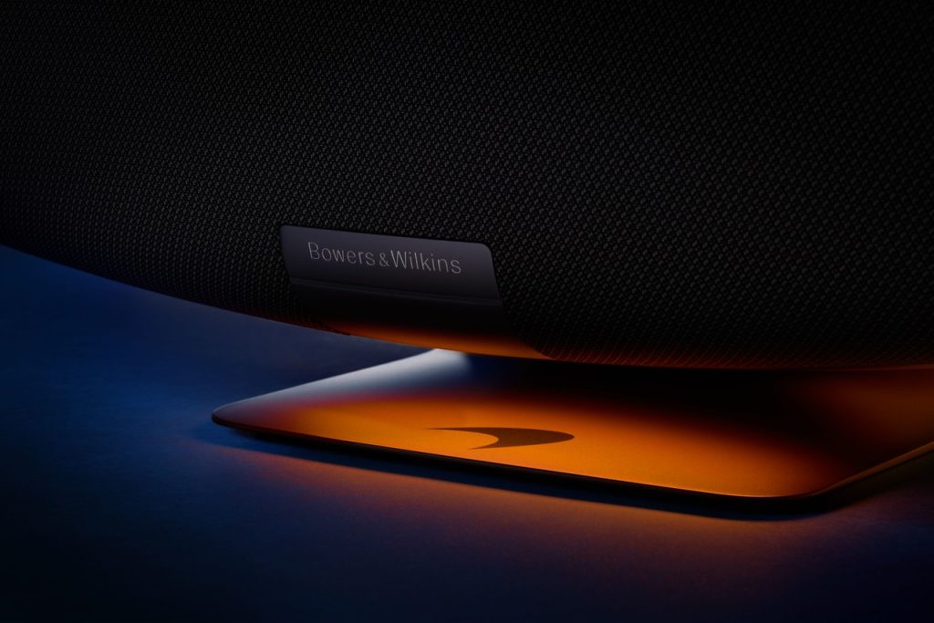 Bowers & Wilkins e McLaren Automotive lançam a nova Zeppelin McLaren Edition 5 High BW – Zeppelin McLaren Edition Foot Detail Beauty 1 X2