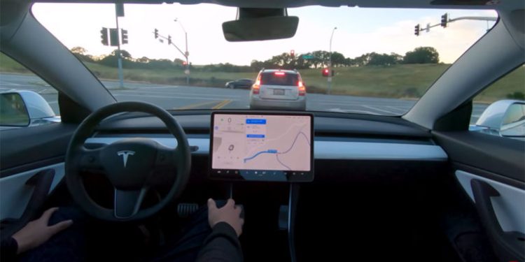 Produtor de Euphoria, Kevin Turen, morre num Tesla com Autopilot activado