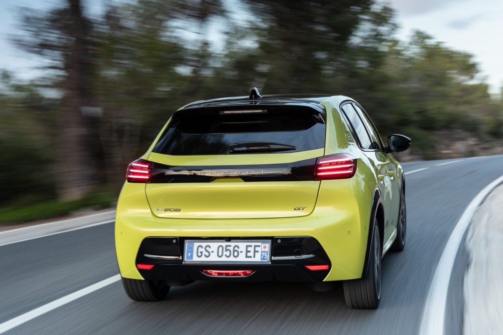 PEUGEOT E208 TESTDRIVE 2311TC076