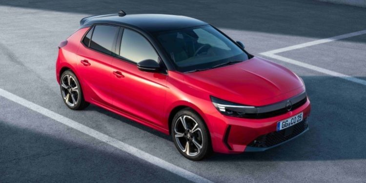 Novo Opel Corsa estreia propulsão híbrida de 48V