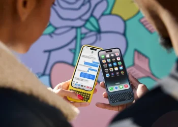 Clicks apresenta capa com teclado físico para iPhone na CES 2024