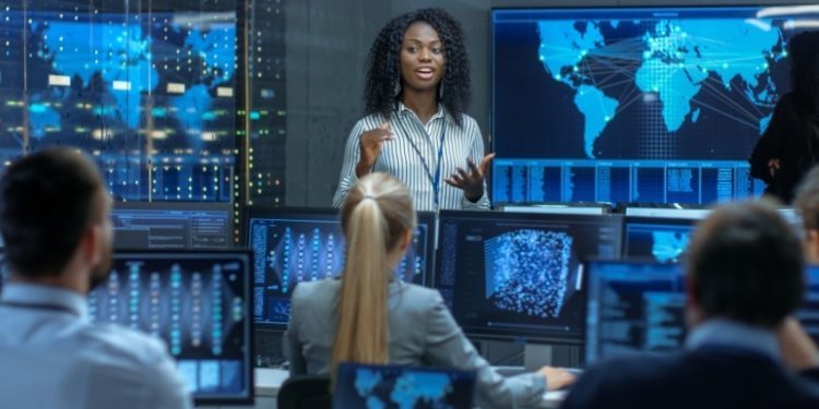 Capacitar Mulheres em Matéria de Cibersegurança: Eliminar o Desequilíbrio entre Géneros