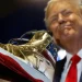 Donald Trump, condenado, lançou e esgotou estes Sneakers para pagar a conta