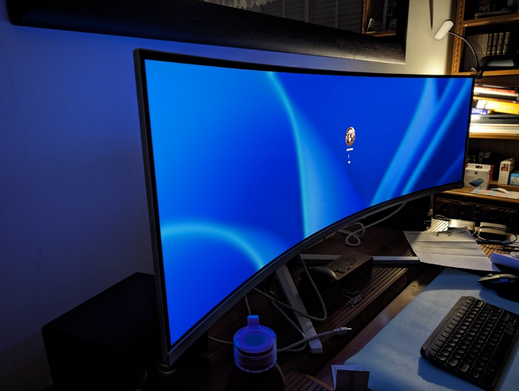 Análise Philips Evnia 49M2C8900: monitor OLED impressionante para jogos e produtividade 3 PXL 20240324 221409857