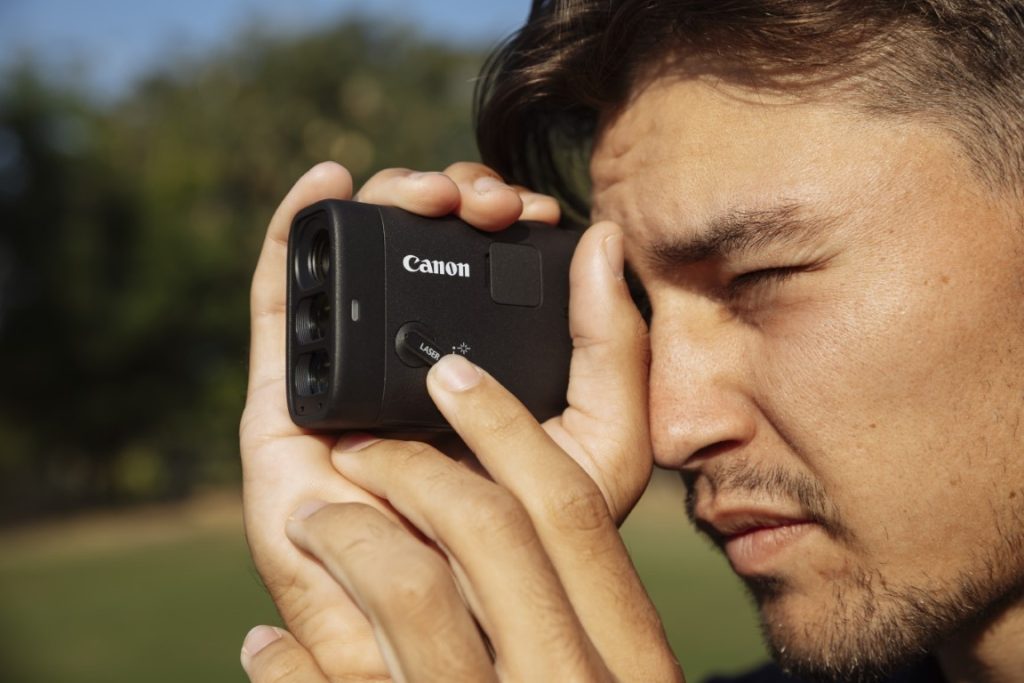 PowerShot GOLF Lifestyle laser off select male golfer 61646 1