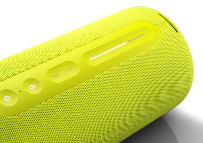 Loewe e Kylian Mbappé lançam coluna We. HEAR Pro com som premium 5 1 We.HEAR pro front neon