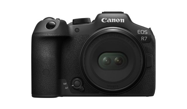 Canon apresenta objectiva de vídeo espacial RF-S 7.8 mm F4 STM DUAL