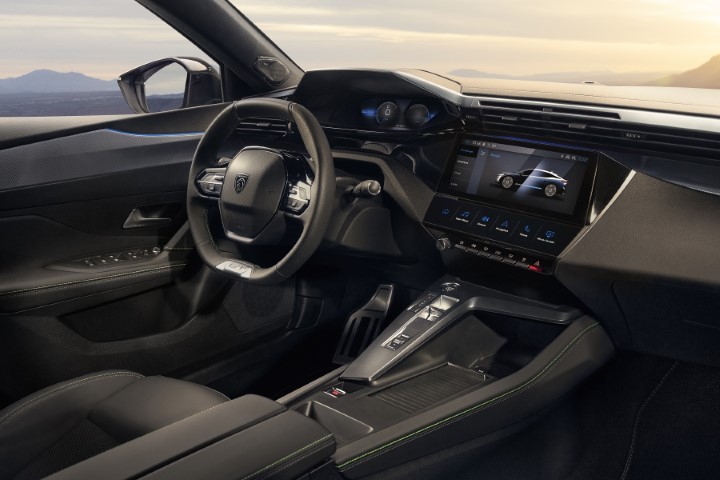 PEUGEOT E408 2405CV 300